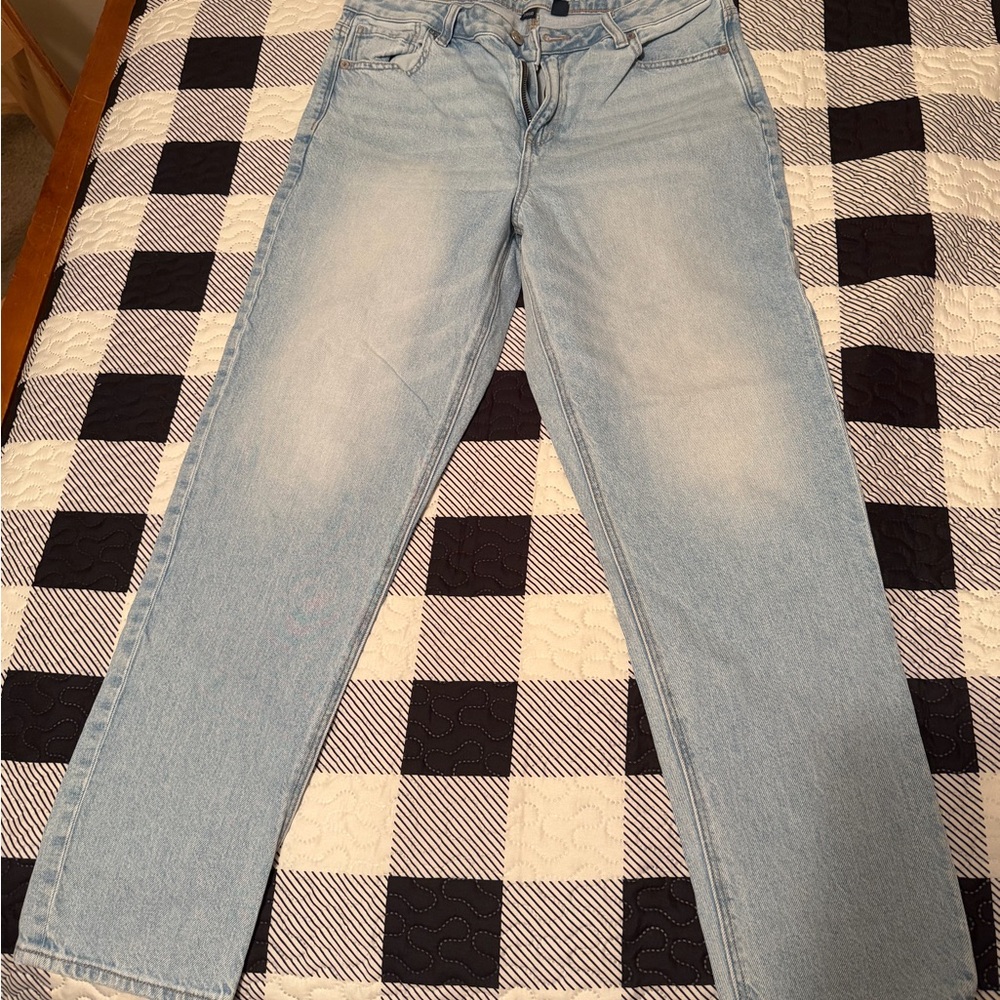 Light Wash Women's mom jeans